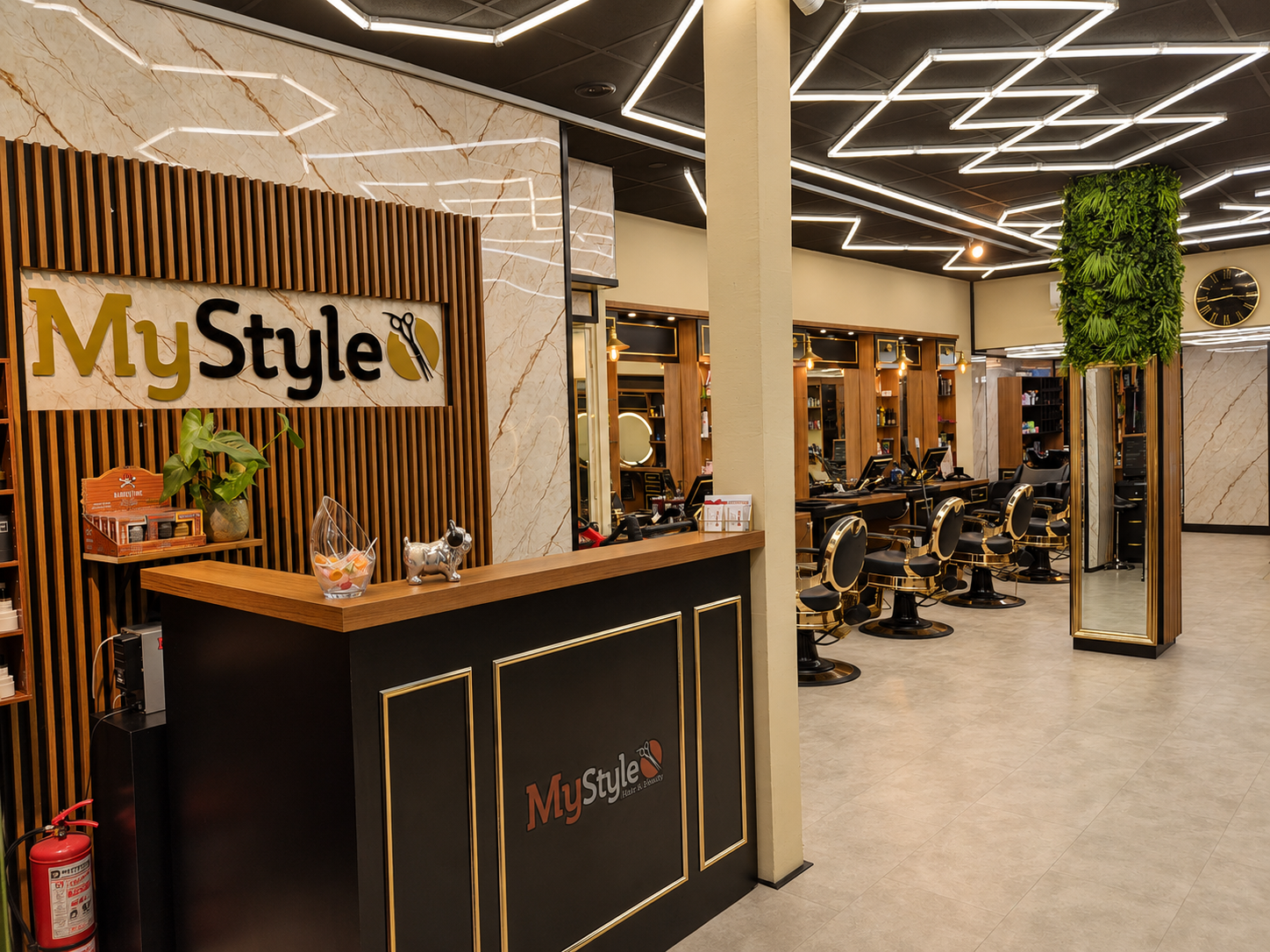 Receptie en interieur van Kapsalon My Style Zevenaar